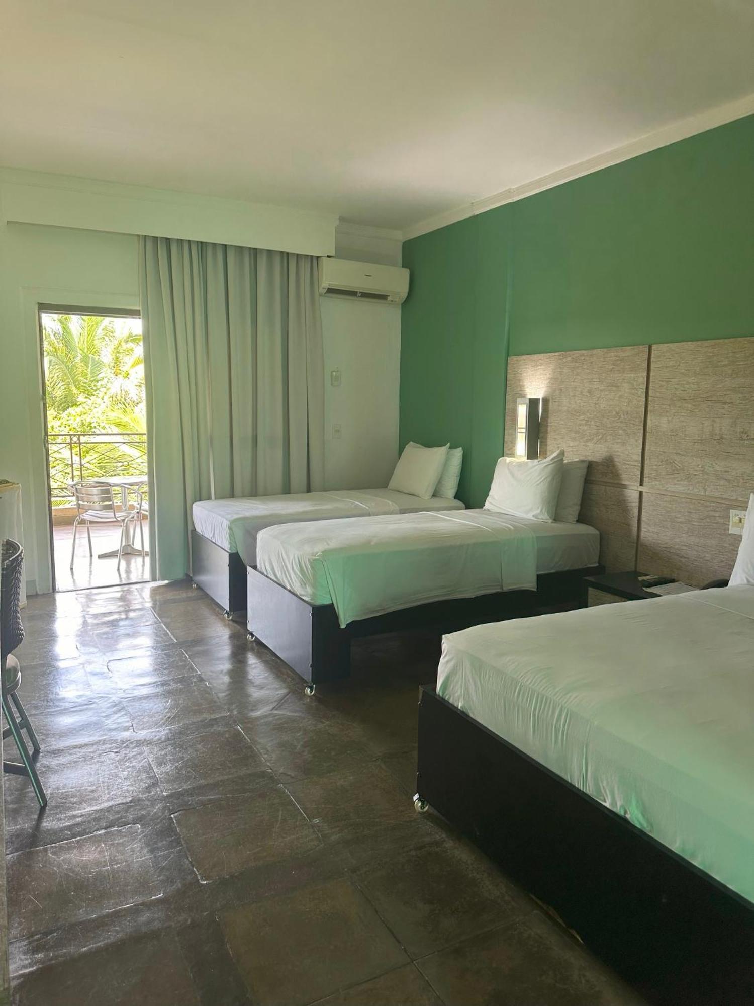 Araguaia Hotel Барра-ду-Ґарсас Екстер'єр фото