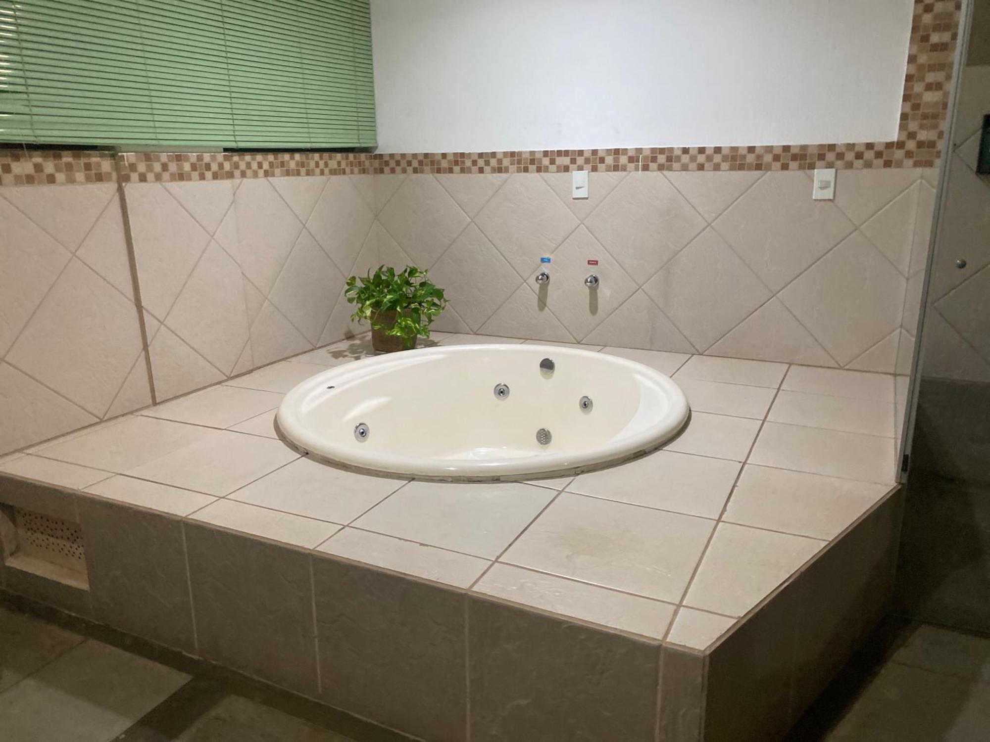 Araguaia Hotel Барра-ду-Ґарсас Екстер'єр фото